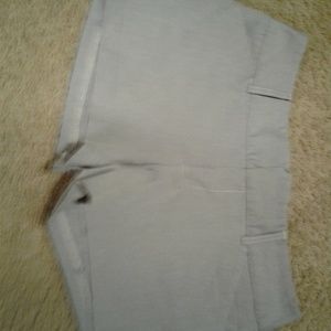 Daisy Fuentes purple and white dress shorts